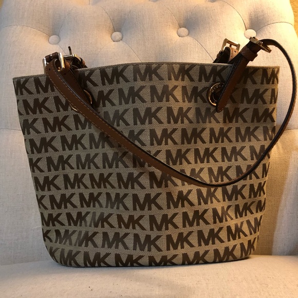 Michael Kors Handbags - Michael Kors Logo Shoulder Bag